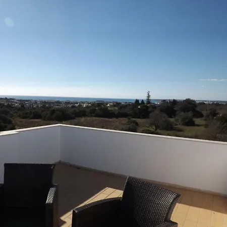 Holiday Ocean View Residences בית נופש