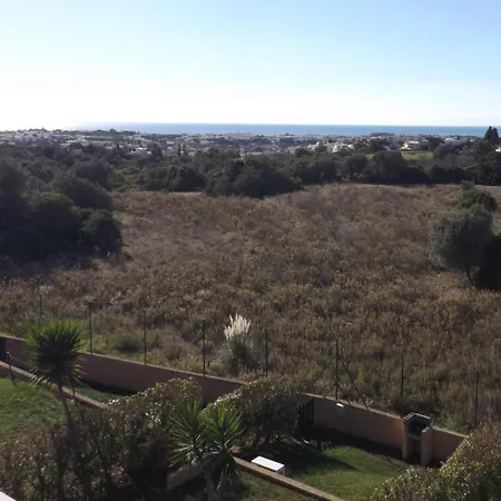 Holiday Ocean View Residences * Patroves