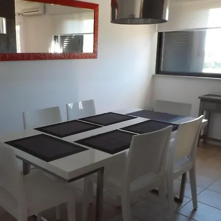 Holiday Ocean View Residences بيت للعطل